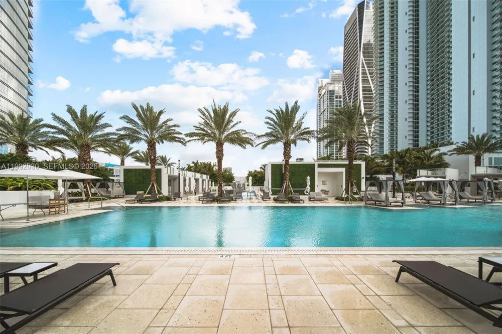 851 NE 1st Ave #3211 Miami, FL 33132