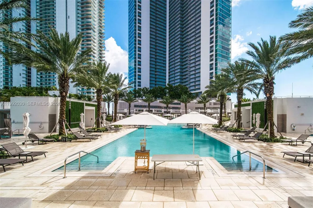 851 NE 1st Ave #3211 Miami, FL 33132