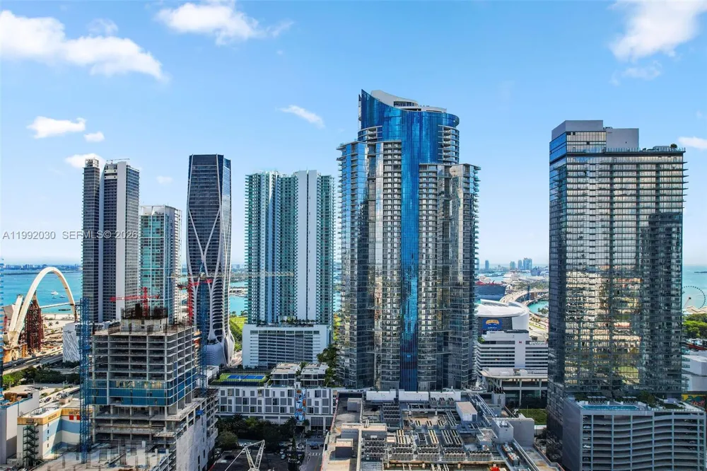851 NE 1st Ave #3211 Miami, FL 33132