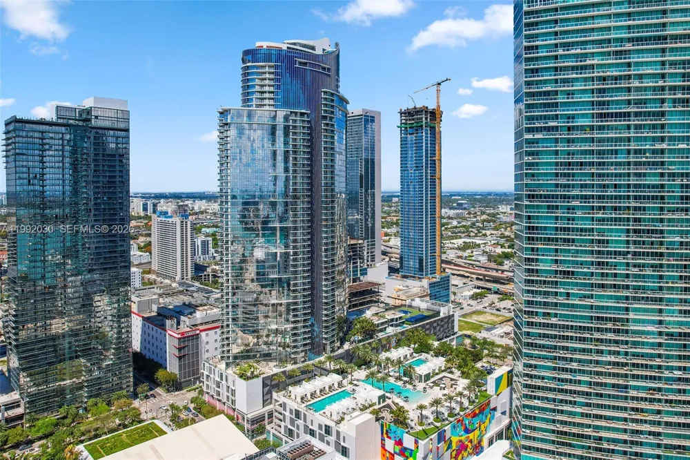 851 NE 1st Ave #3211 Miami, FL 33132
