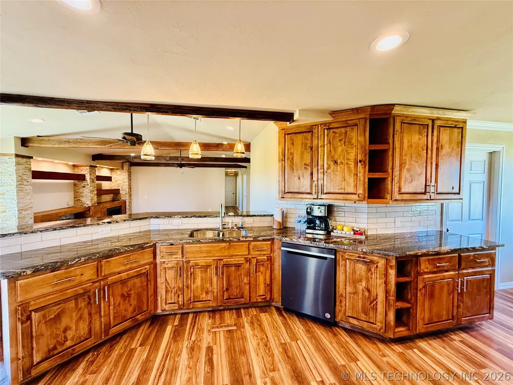 422502 E 1100 ROAD Checotah, OK 74426