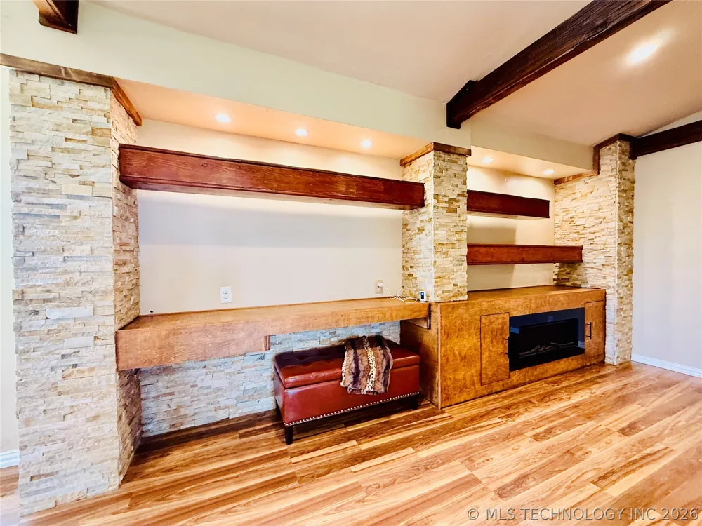 422502 E 1100 ROAD Checotah, OK 74426