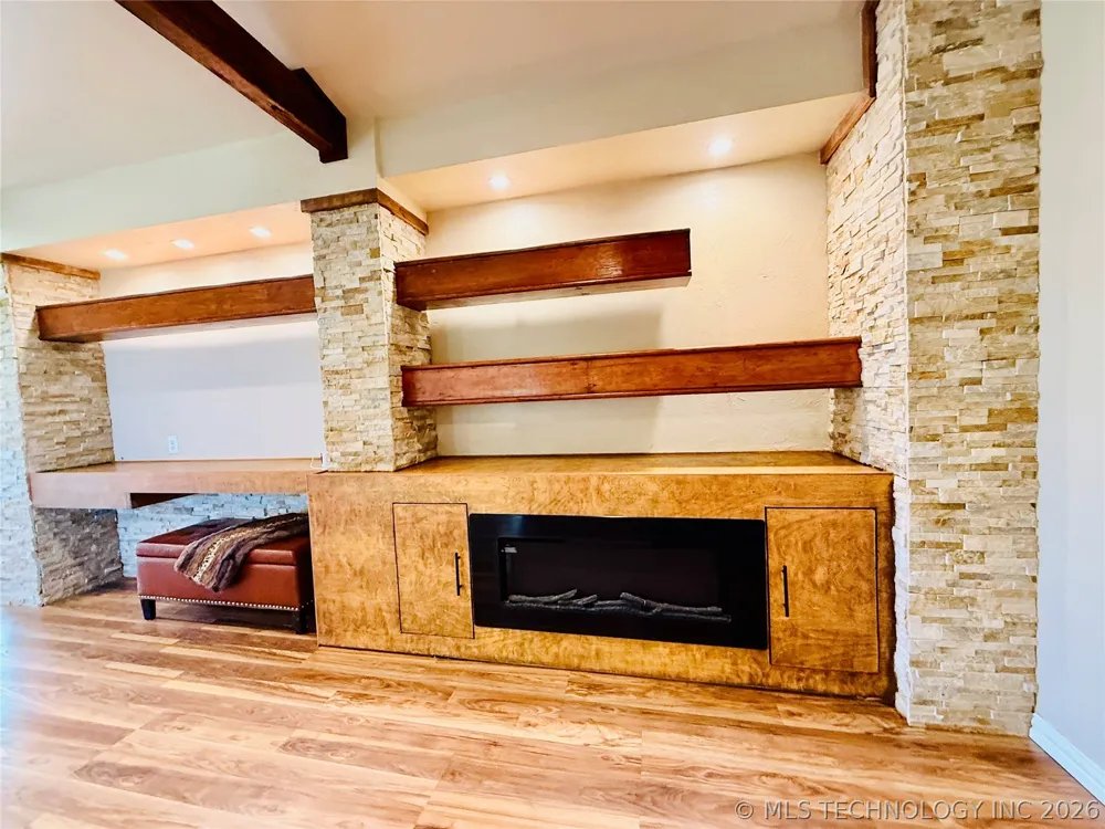 422502 E 1100 ROAD Checotah, OK 74426