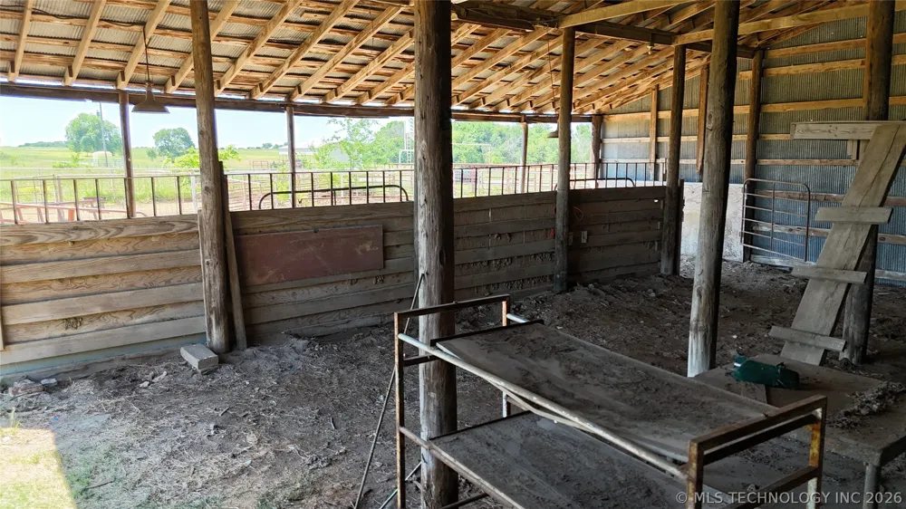 422502 E 1100 ROAD Checotah, OK 74426