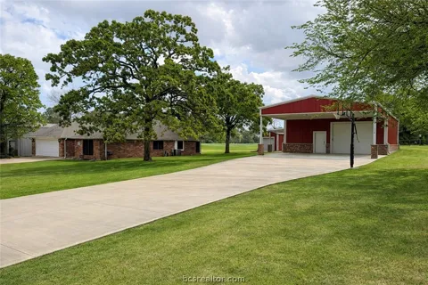 202 Golfview Drive