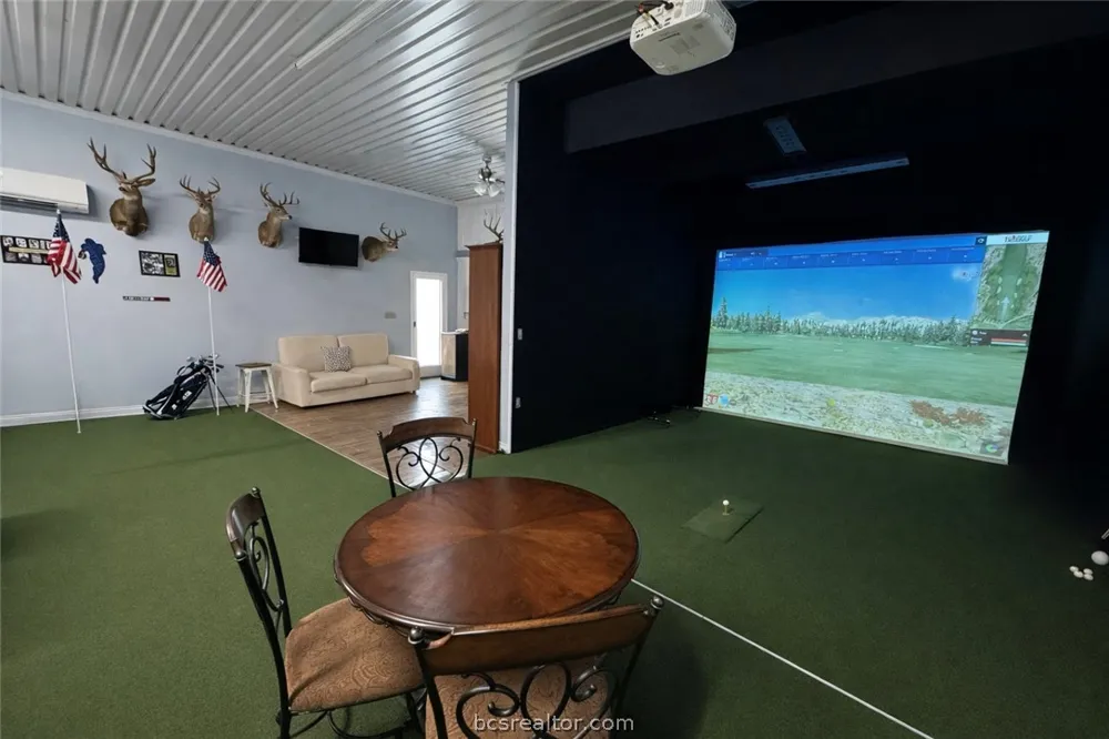 202 Golfview Drive Hilltop Lakes, TX 77871