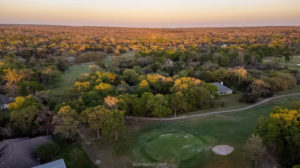 202 Golfview Drive Hilltop Lakes, TX 77871