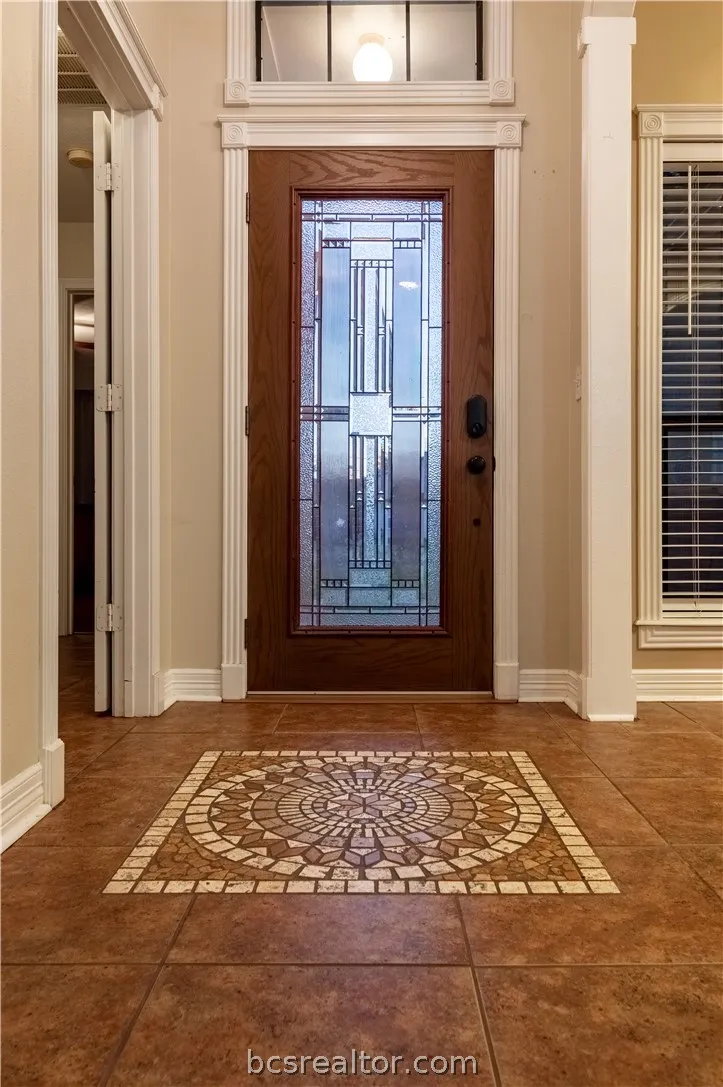 202 Golfview Drive Hilltop Lakes, TX 77871
