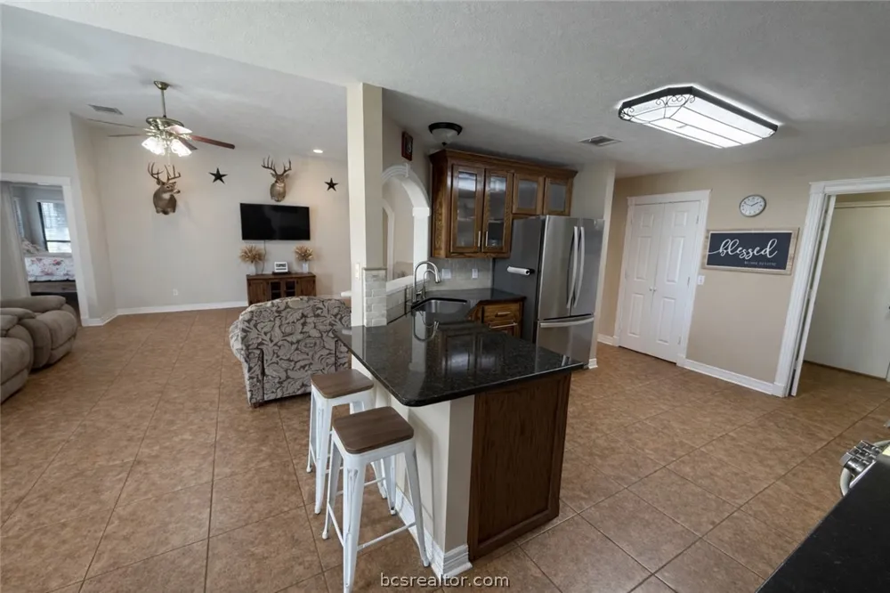 202 Golfview Drive Hilltop Lakes, TX 77871