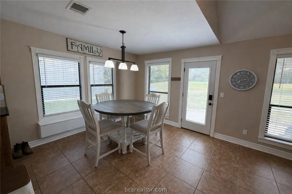 202 Golfview Drive Hilltop Lakes, TX 77871