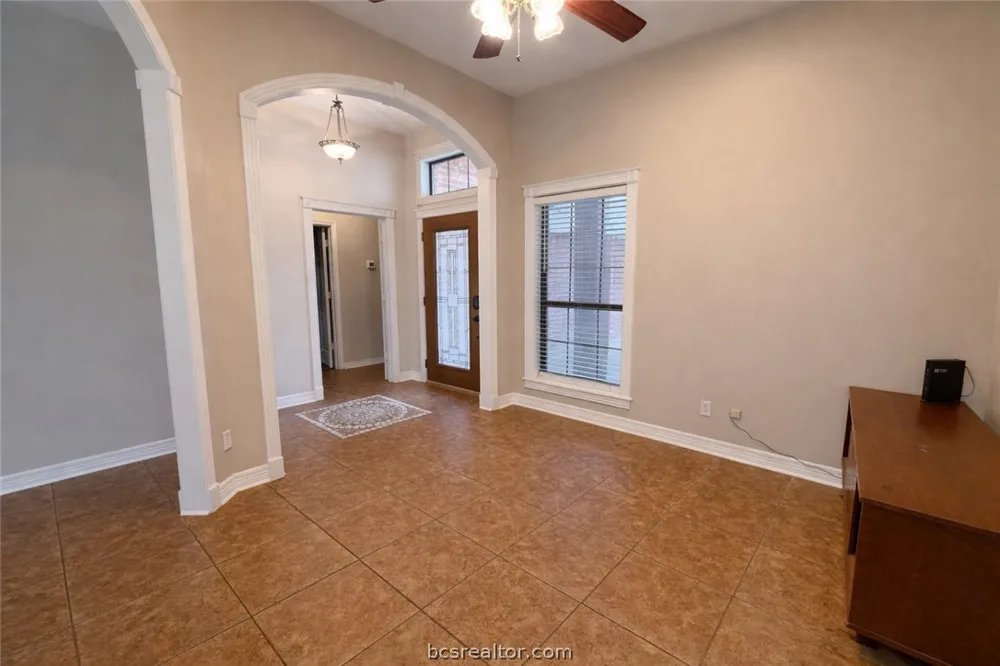 202 Golfview Drive Hilltop Lakes, TX 77871