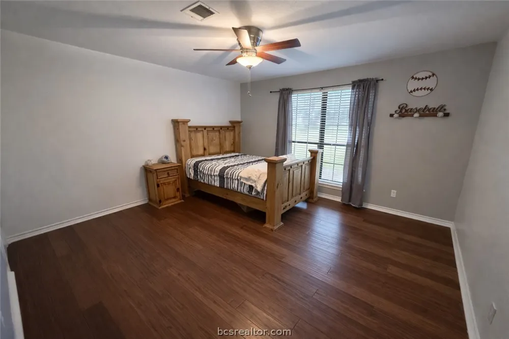 202 Golfview Drive Hilltop Lakes, TX 77871