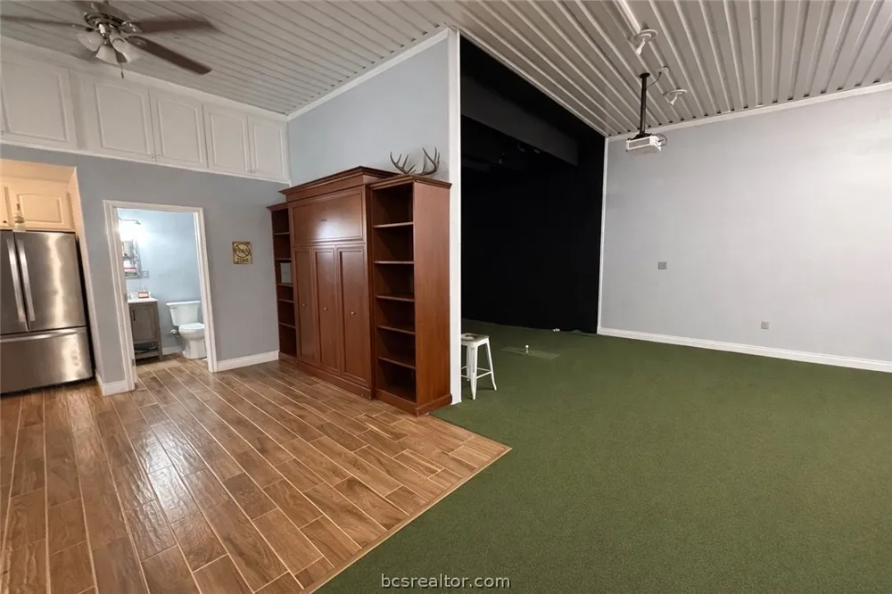 202 Golfview Drive Hilltop Lakes, TX 77871