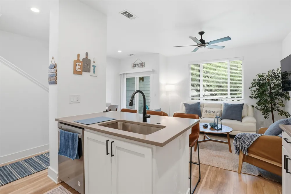 512 Palmer Drive Point Venture, TX 78645