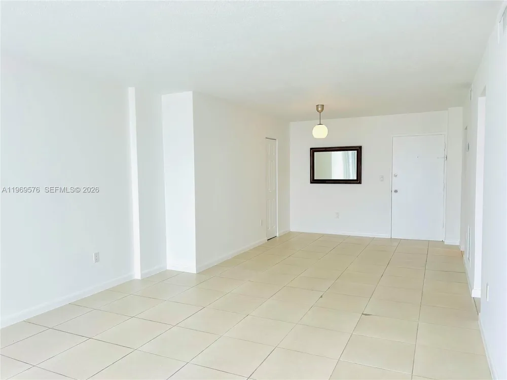 1865 79th St Cswy #16J North Bay Village, FL 33141