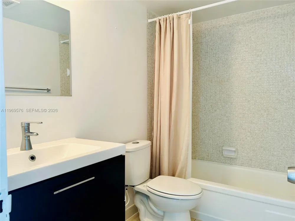 1865 79th St Cswy #16J North Bay Village, FL 33141