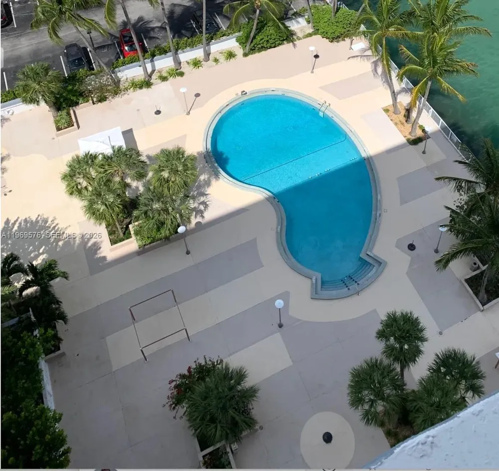 1865 79th St Cswy #16J North Bay Village, FL 33141