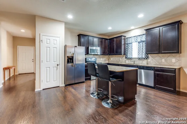 15923 Silver Rose Selma, TX 78154