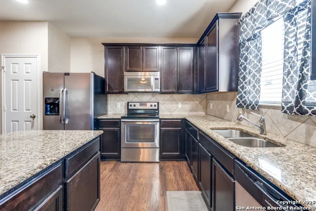 15923 Silver Rose Selma, TX 78154