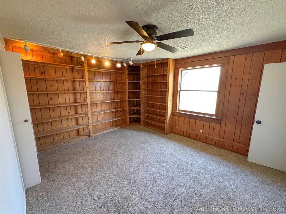 30220 3956 DRIVE Ochelata, OK 74051