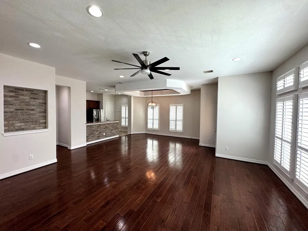 22 W Oaks Drive Pasadena, TX 77058