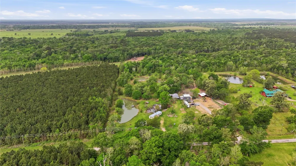 726 County Road 2078 Hull, TX 77564