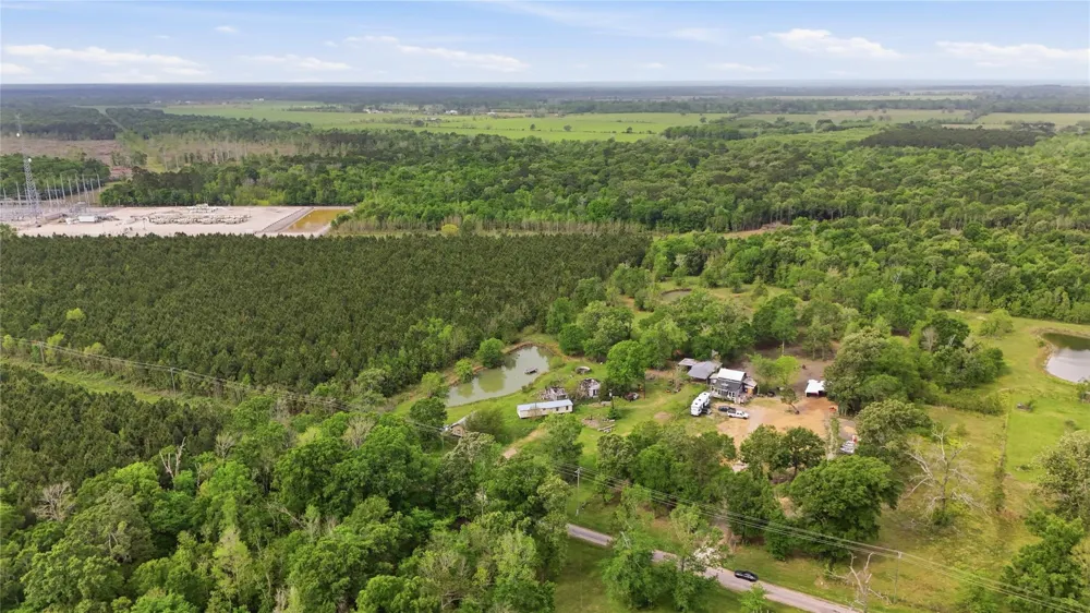 726 County Road 2078 Hull, TX 77564