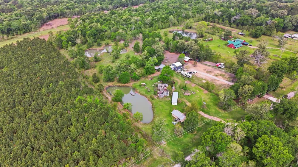 726 County Road 2078 Hull, TX 77564
