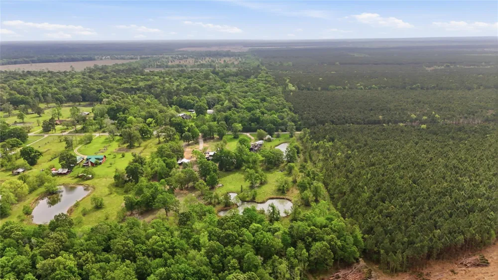 726 County Road 2078 Hull, TX 77564