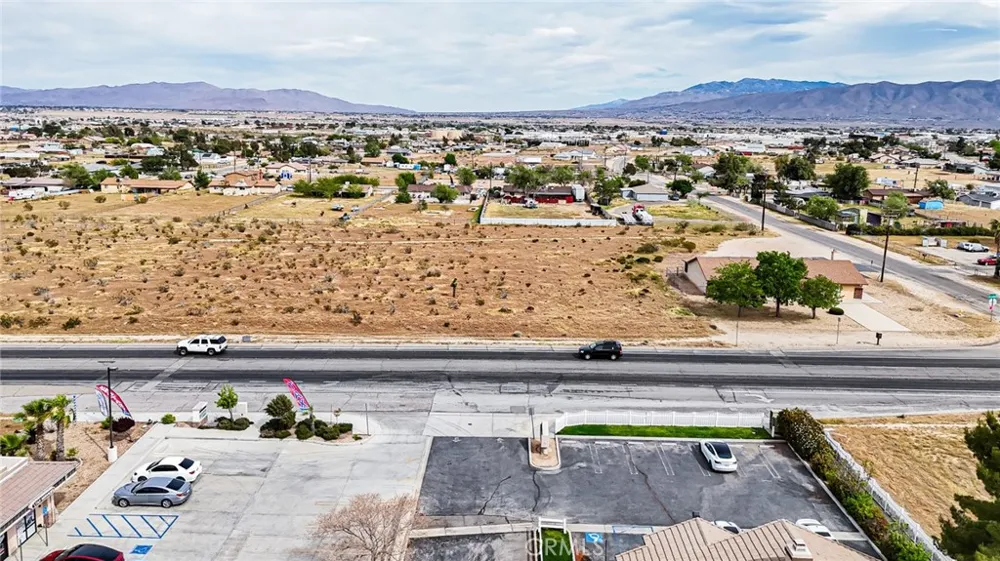 11695 Hesperia Road Hesperia, CA 92345