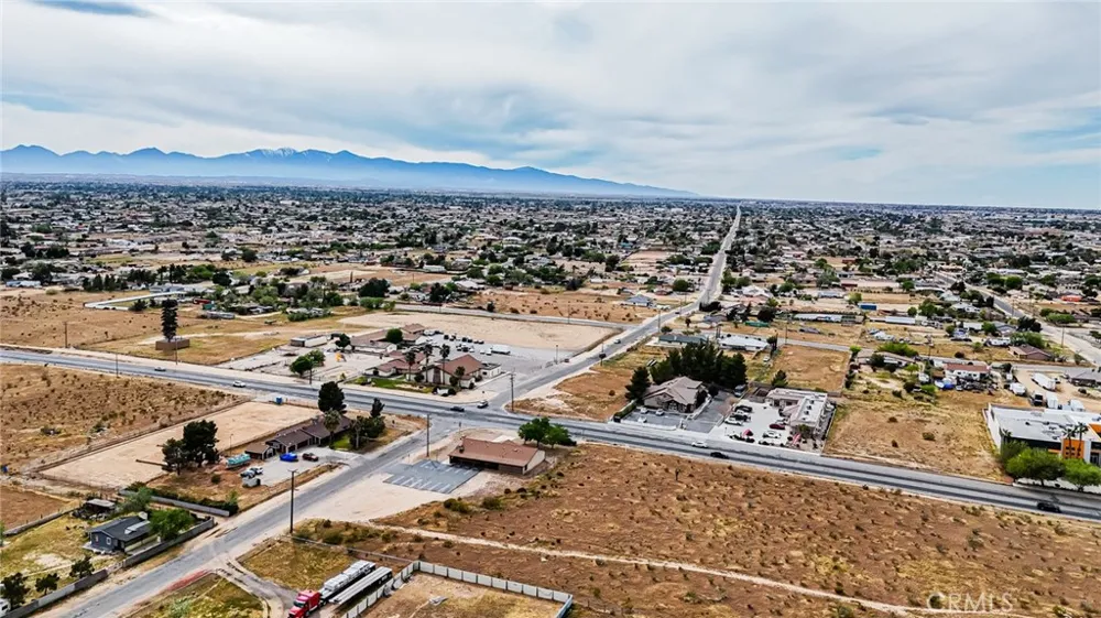 11695 Hesperia Road Hesperia, CA 92345