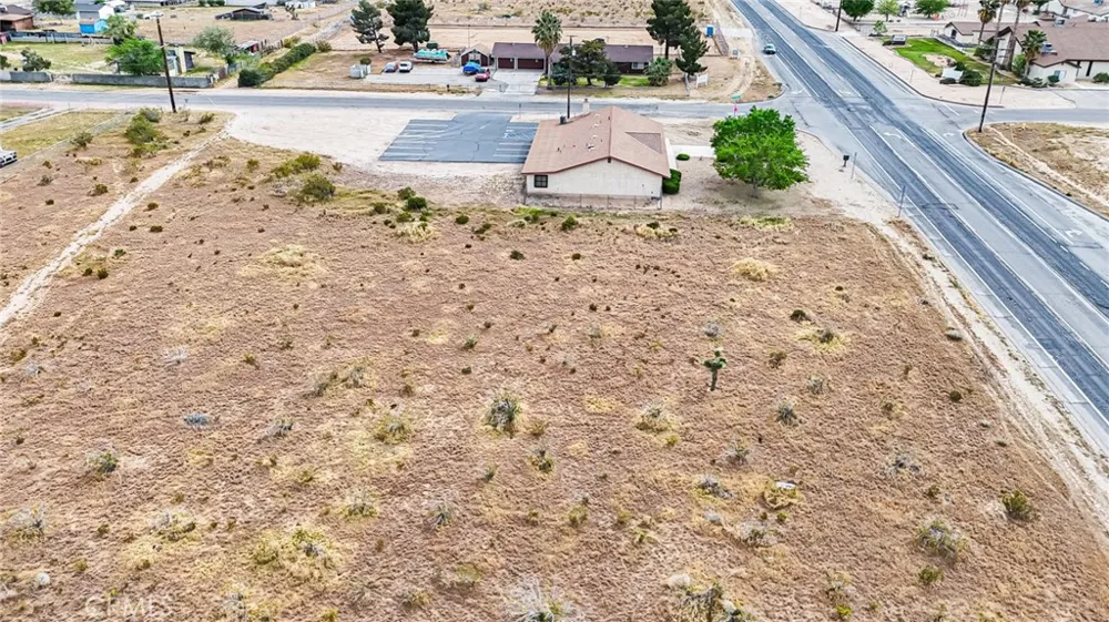 11695 Hesperia Road Hesperia, CA 92345