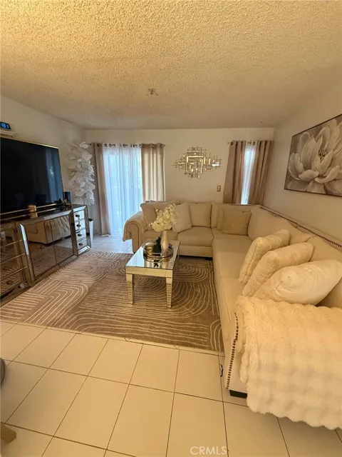 450 E 4th #103