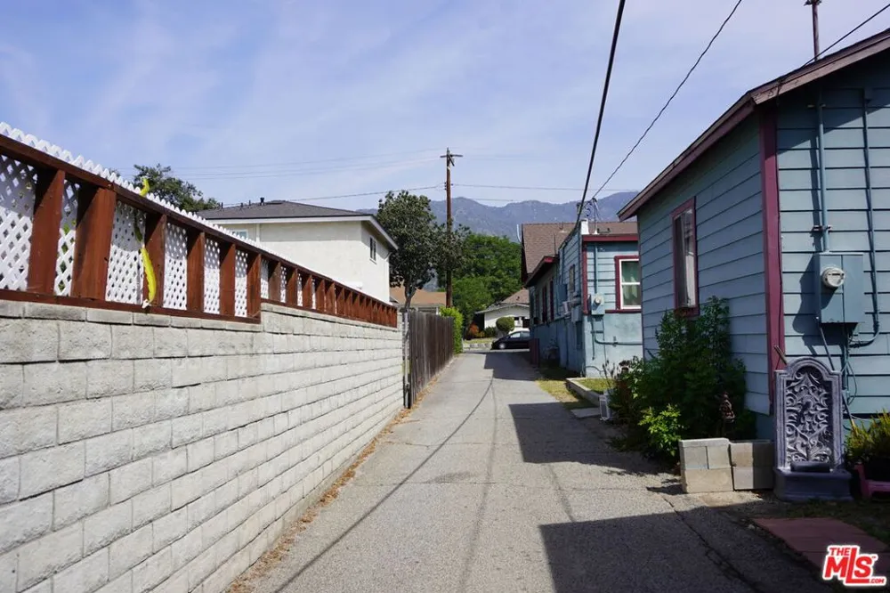 324 E Lime Avenue #4 Monrovia, CA 91016