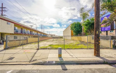 8826 Artesia