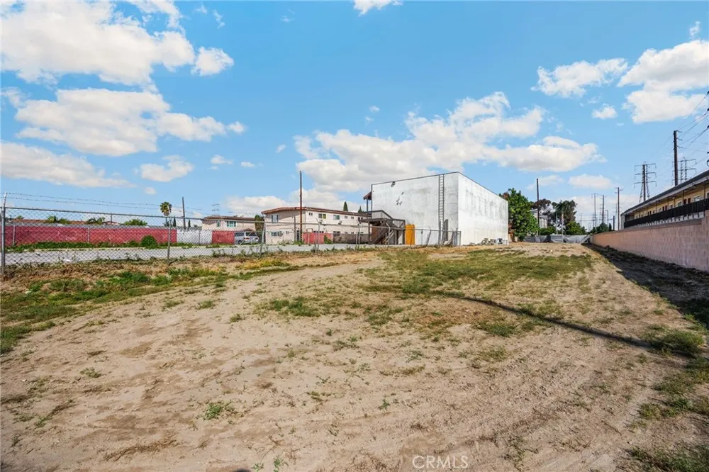 8826 Artesia Bellflower, CA 90706