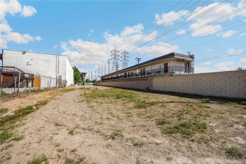 8826 Artesia Bellflower, CA 90706