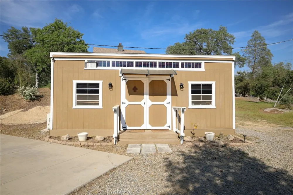41121 Long Hollow Coarsegold, CA 93614