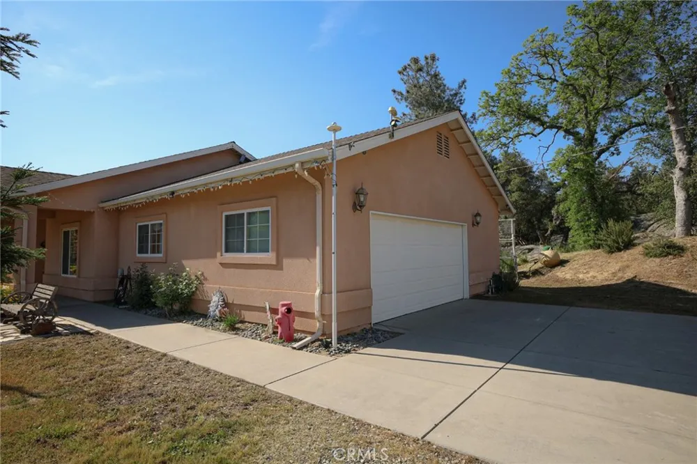 41121 Long Hollow Coarsegold, CA 93614