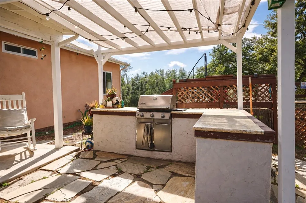 41121 Long Hollow Coarsegold, CA 93614