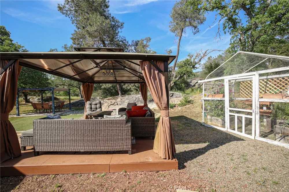 41121 Long Hollow Coarsegold, CA 93614