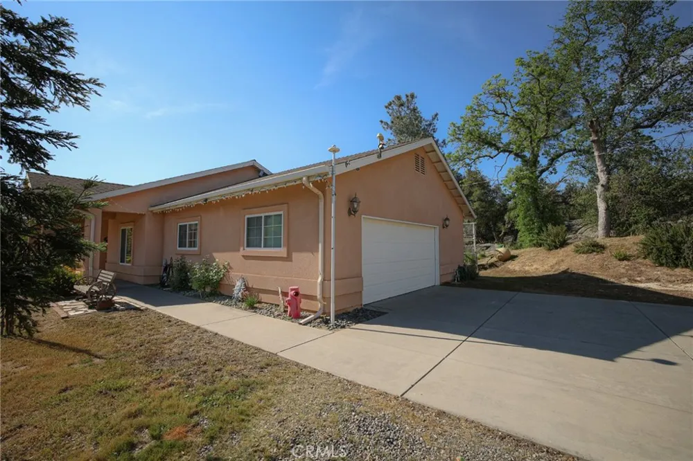 41121 Long Hollow Coarsegold, CA 93614