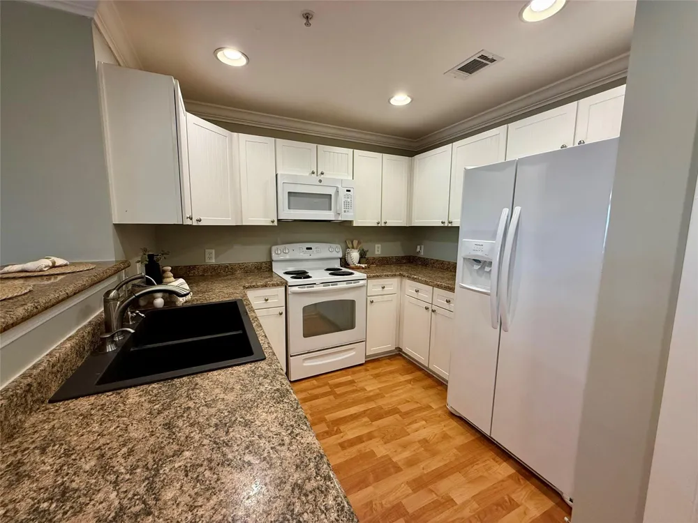 1725 Harvey Mitchell Parkway S #1925 College Station, TX 77840