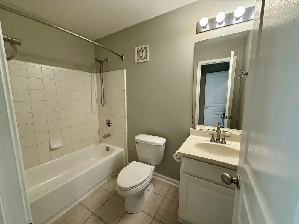 1725 Harvey Mitchell Parkway S #1925 College Station, TX 77840