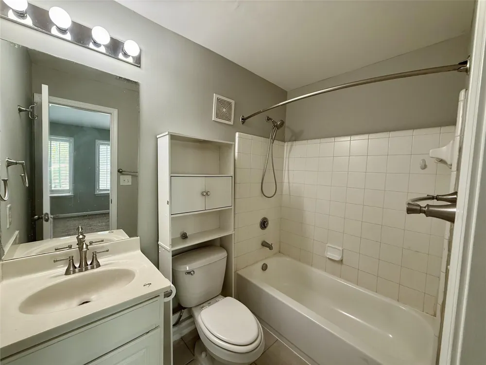 1725 Harvey Mitchell Parkway S #1925 College Station, TX 77840