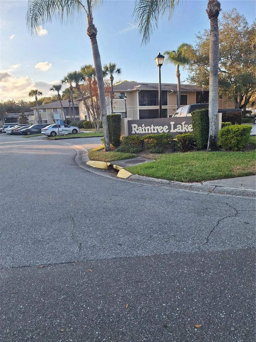 11910 SKYLAKE PLACE #E Temple Terrace, FL 33617