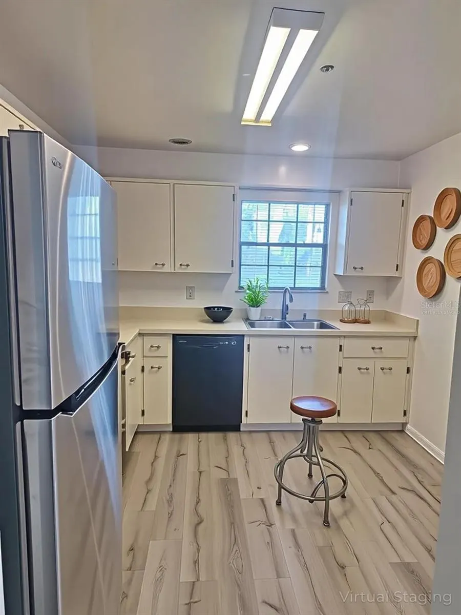 11910 SKYLAKE PLACE #E Temple Terrace, FL 33617