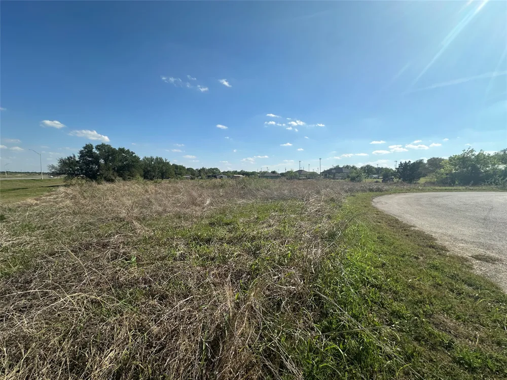 320 E Tomlinson Street Florence, TX 76527