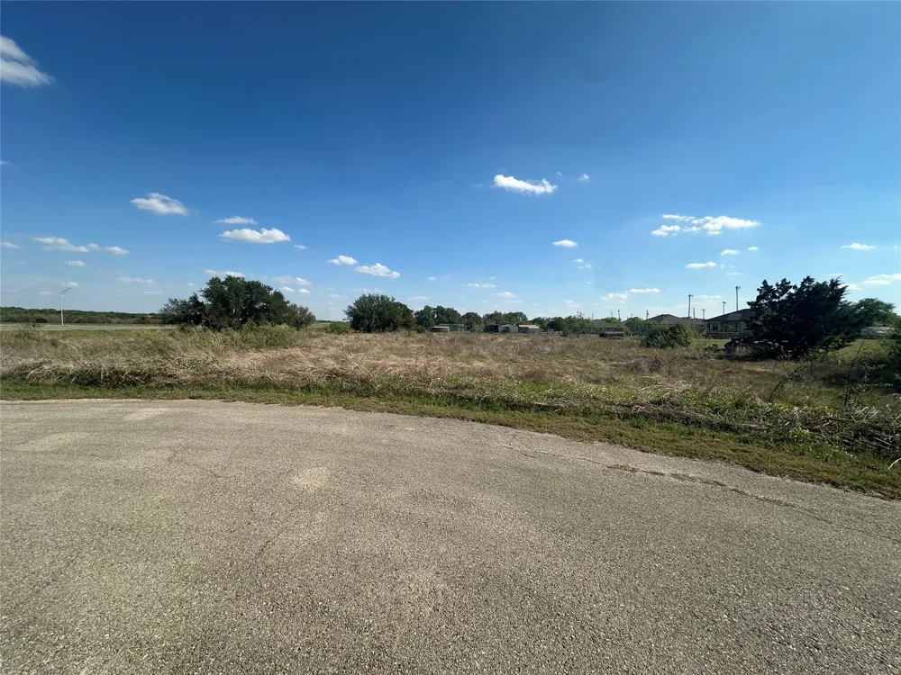 320 E Tomlinson Street Florence, TX 76527