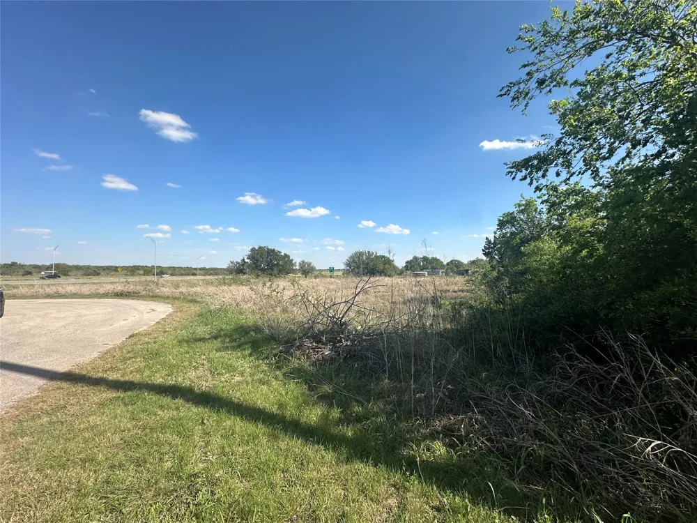 320 E Tomlinson Street Florence, TX 76527